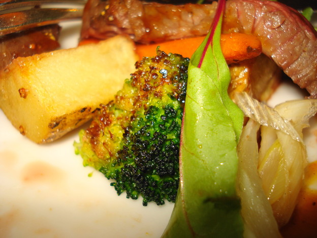 ロイヤル　パーク　ホテル　カフェフローラ　レディースランチ　お肉　お野菜