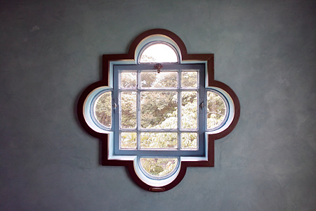 イスラム様式の小窓　横浜山手　ベーリックホール