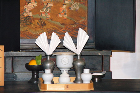 奈良 伝香寺本堂神酒口2010年04月04日_DSC_1335