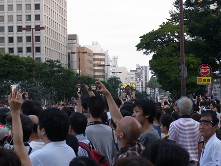 03 追い山当日 博多祇園山笠 東流 舁き山 意凛々而傾剛直 (いはりんりんとしてごうちょくにかぶく)2012年 写真画像6