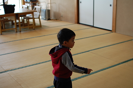 落ち着きないね…