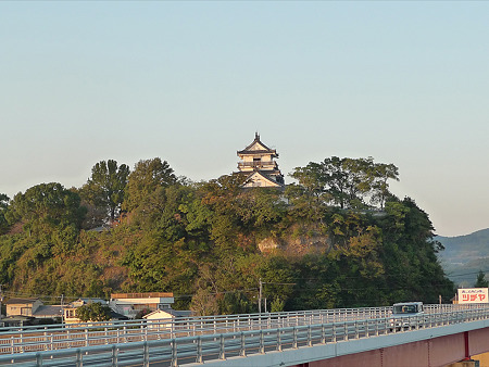 杵築◆橋詰公園から杵築城を見る(5)